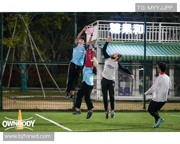 杭州飞盘队边路渗透战术解析与实战应用探讨